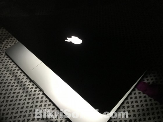Apple Macbook Pro 15 inch retina display